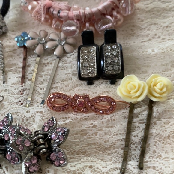 Beautiful Hair Accessories - Picture 6 of 7